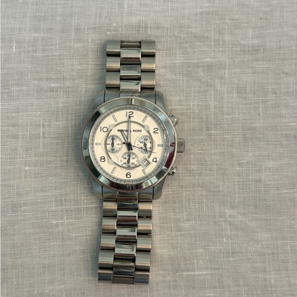 Michael Kors watch. Unisex.